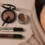 راهنمای انتخاب لوازم آرایش ابرو، ابزارهای مختلف آرایش ابرو در کنار نمای نزدیک ابروی طبیعی